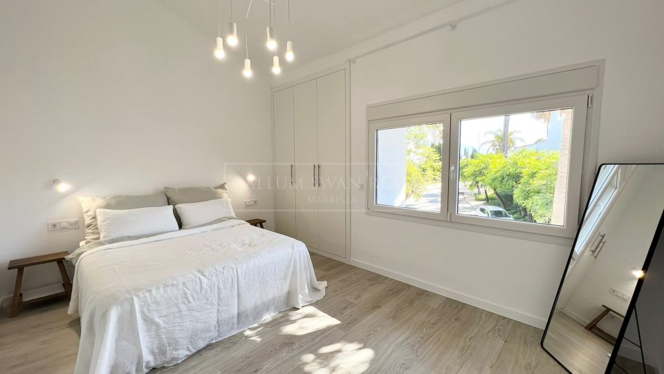 Estepona, Maison mitoyenne en bord de mer à vendre à Costalita