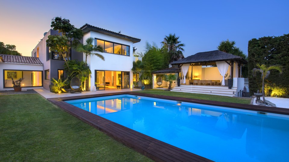 Villa à vendre à Beach Side New Golden Mile - Estepona Villa