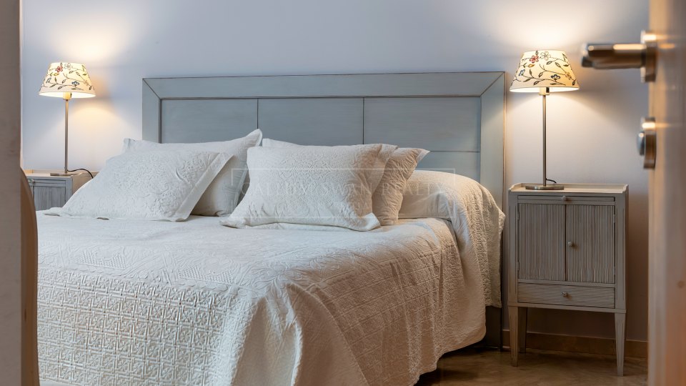 Marbella Golden Mile, Apartamento en la Milla de Oro con vistas al mar