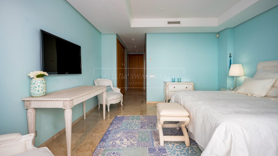 Marbella Golden Mile, Apartamento en la Milla de Oro con vistas al mar