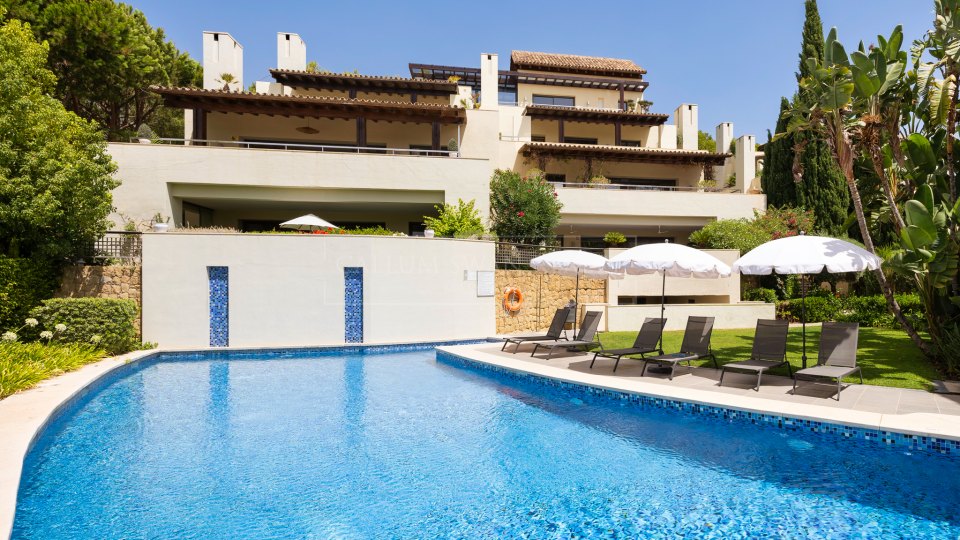 Marbella Golden Mile, Apartamento en la Milla de Oro con vistas al mar