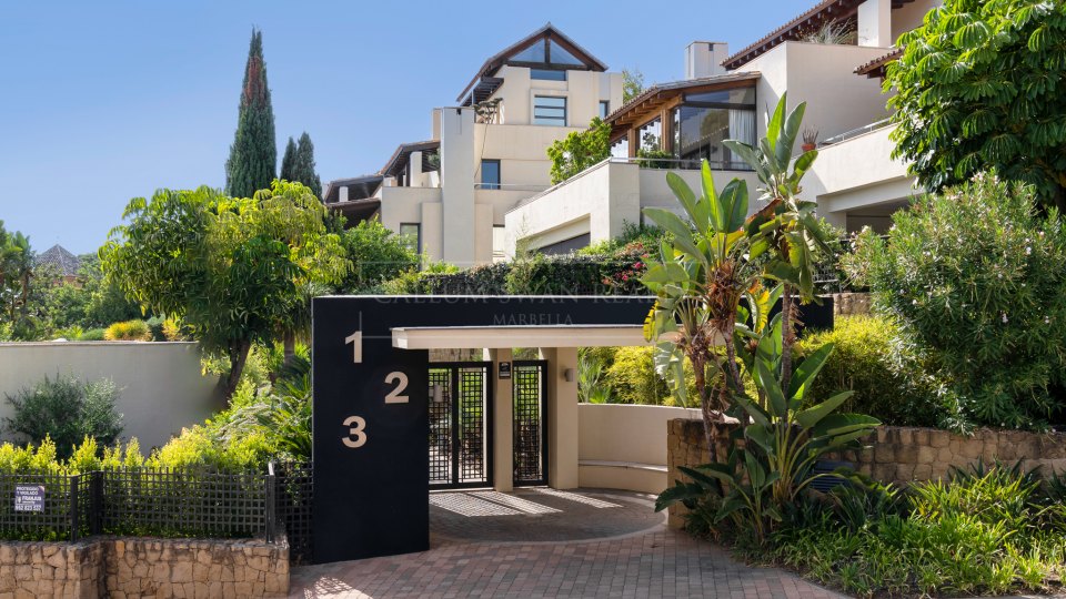 Marbella Golden Mile, Apartamento en la Milla de Oro con vistas al mar