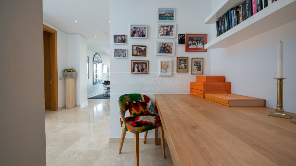 Marbella Golden Mile, Apartamento en la Milla de Oro con vistas al mar