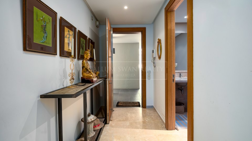 Marbella Golden Mile, Apartamento en la Milla de Oro con vistas al mar