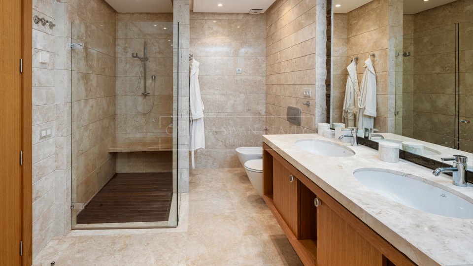 Marbella Golden Mile, Apartamento en la Milla de Oro con vistas al mar