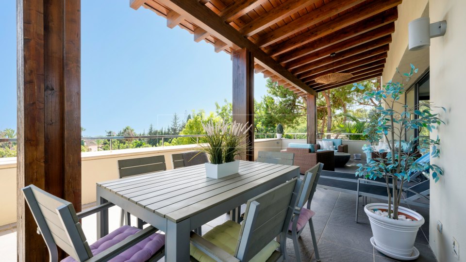 Marbella Golden Mile, Apartamento en la Milla de Oro con vistas al mar