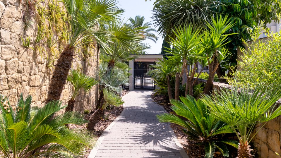 Marbella Golden Mile, Apartamento en la Milla de Oro con vistas al mar