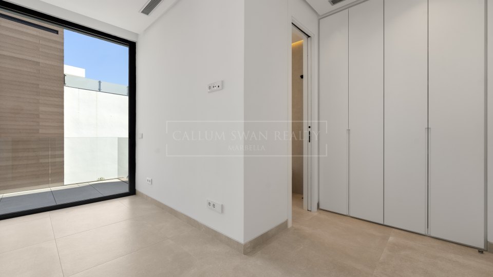 Marbella Golden Mile, Modern Villa with Sea Views on Marbella’s Golden Mile