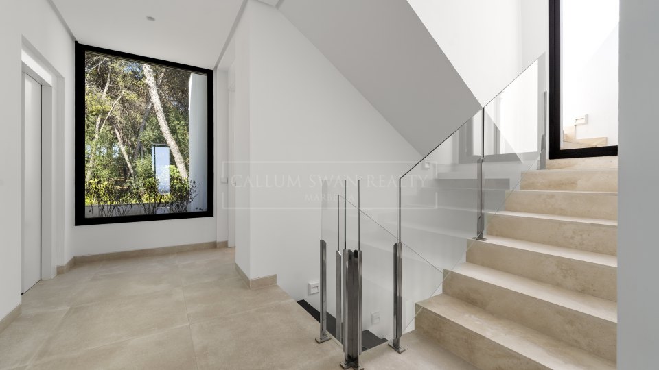 Marbella Golden Mile, Modern Villa with Sea Views on Marbella’s Golden Mile