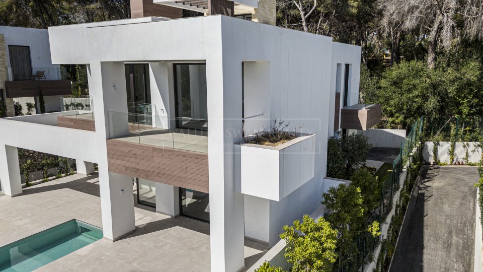 Marbella Golden Mile, Modern Villa with Sea Views on Marbella’s Golden Mile