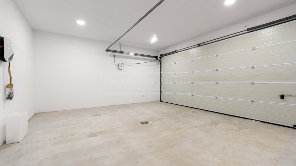 Marbella Golden Mile, Modern Villa with Sea Views on Marbella’s Golden Mile