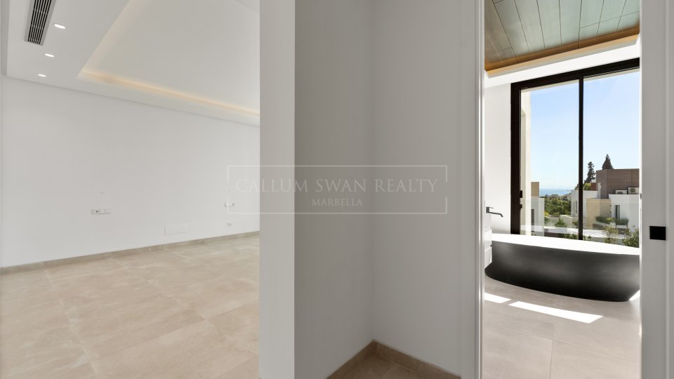 Marbella Golden Mile, Modern Villa with Sea Views on Marbella’s Golden Mile