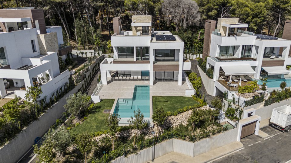 Marbella Golden Mile, Modern Villa with Sea Views on Marbella’s Golden Mile