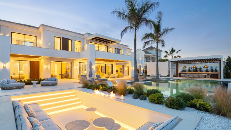 Benahavis, Luxury New-Build Villa with Panoramic Views in Benahavis