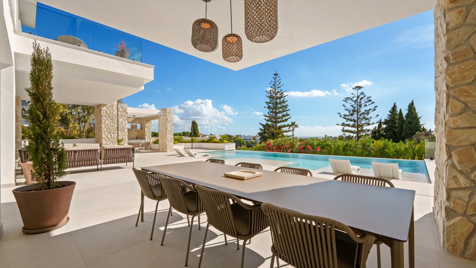 Benahavis, Luxury villa in exclusive gated community in La Quinta, Benahavís