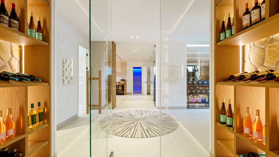 Benahavis, Luxury villa in exclusive gated community in La Quinta, Benahavís