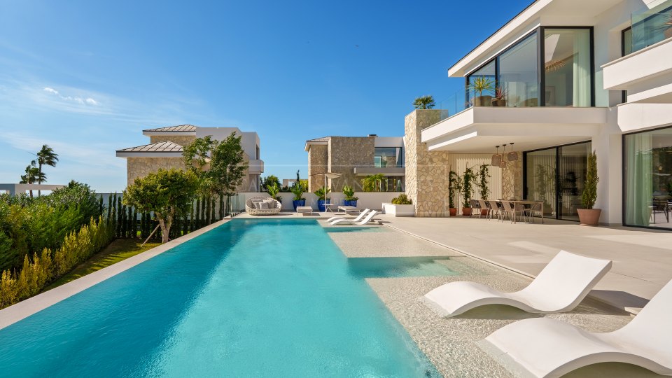 Benahavis, Luxury villa in exclusive gated community in La Quinta, Benahavís