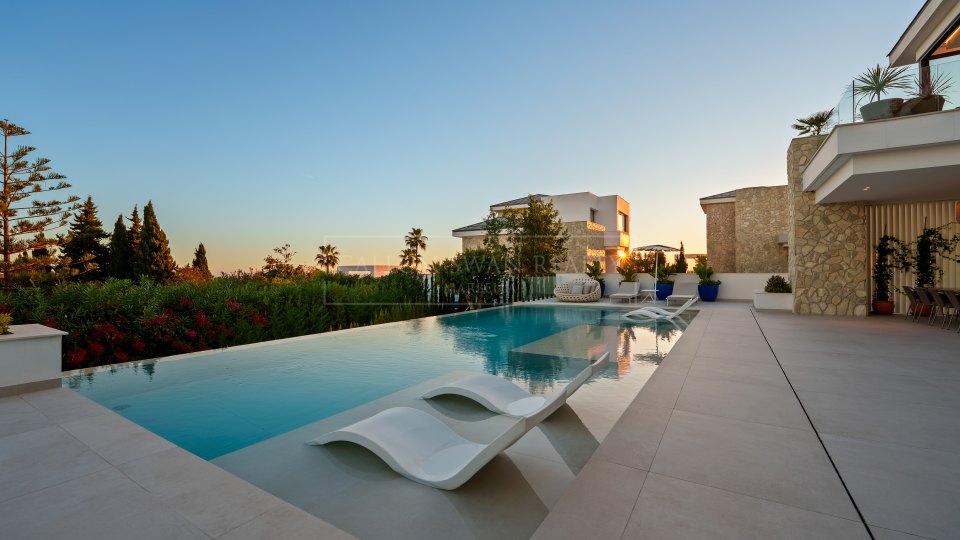Benahavis, Luxury villa in exclusive gated community in La Quinta, Benahavís