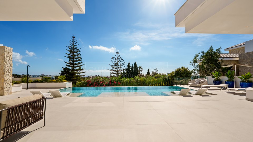 Benahavis, Luxury villa in exclusive gated community in La Quinta, Benahavís