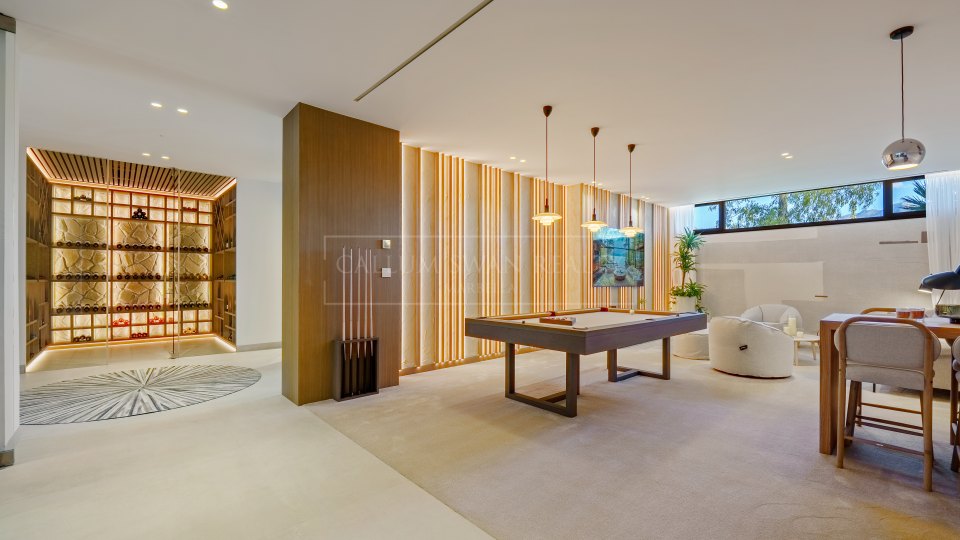 Benahavis, Luxury villa in exclusive gated community in La Quinta, Benahavís