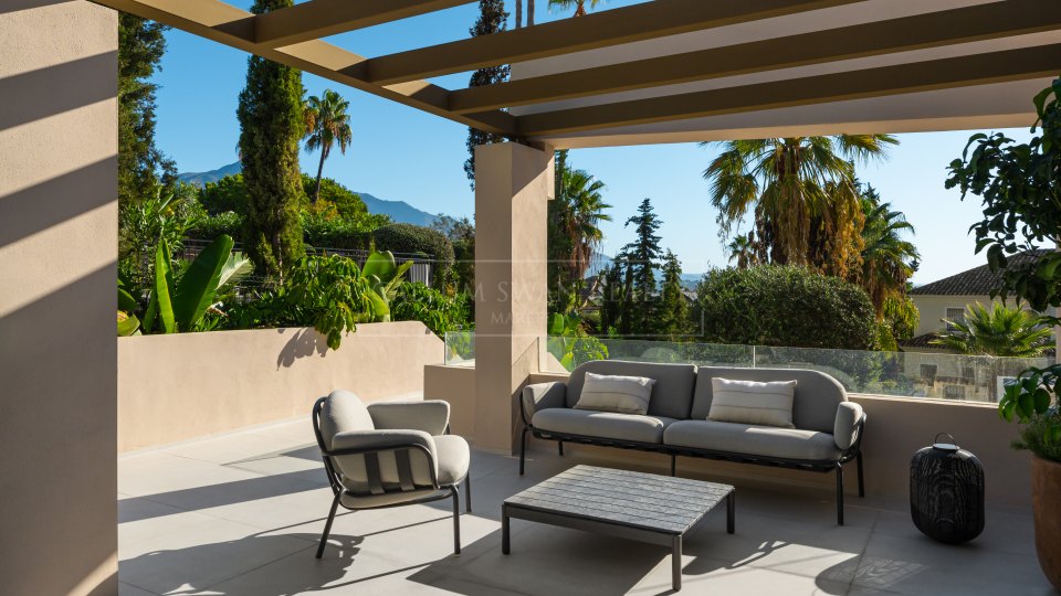 Nueva Andalucia, Villa moderne en construction dans la vallée de golf de Nueva Andalucia
