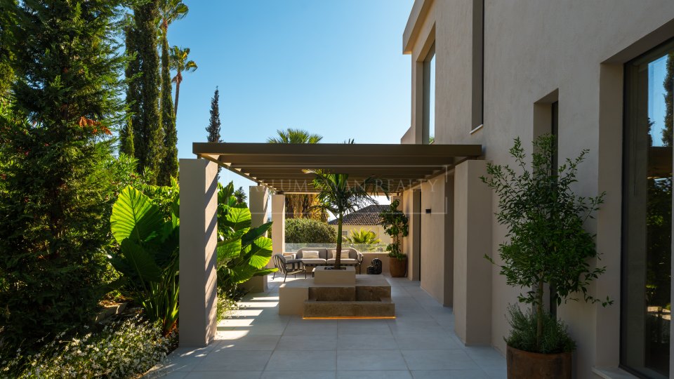 Nueva Andalucia, Villa moderne en construction dans la vallée de golf de Nueva Andalucia