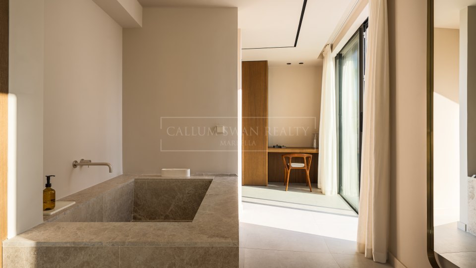 Nueva Andalucia, Villa moderne en construction dans la vallée de golf de Nueva Andalucia