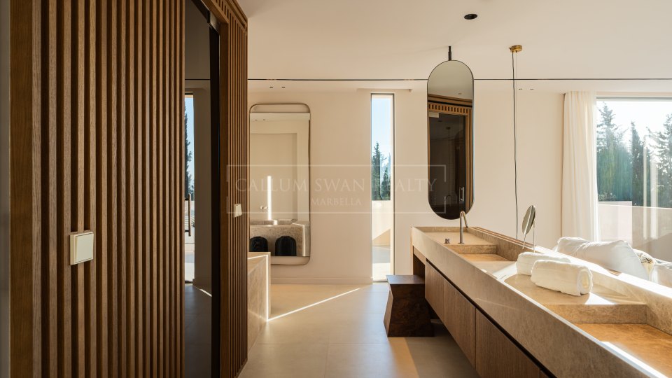 Nueva Andalucia, Villa moderne en construction dans la vallée de golf de Nueva Andalucia