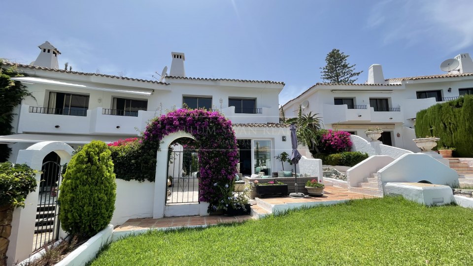 Marbella Golden Mile, Encantadora Casa Adosada en Ancón Sierra, Milla de Oro de Marbella