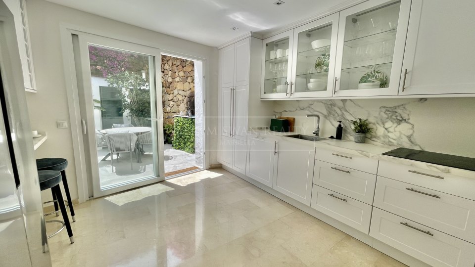 Marbella Golden Mile, Encantadora Casa Adosada en Ancón Sierra, Milla de Oro de Marbella