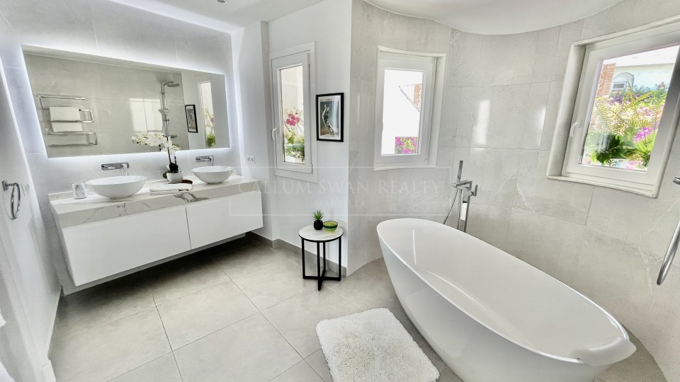 Marbella Golden Mile, Encantadora Casa Adosada en Ancón Sierra, Milla de Oro de Marbella