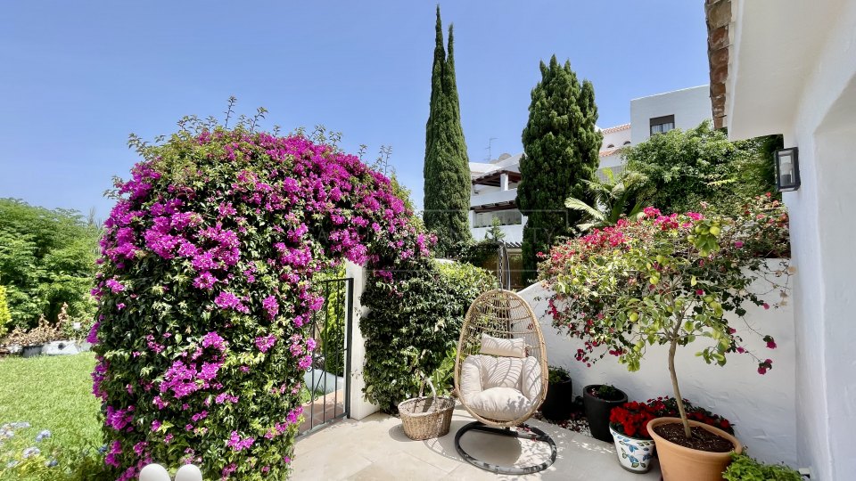 Marbella Golden Mile, Encantadora Casa Adosada en Ancón Sierra, Milla de Oro de Marbella