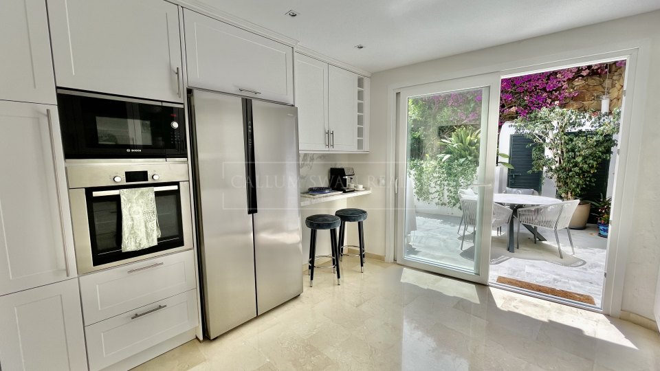 Marbella Golden Mile, Encantadora Casa Adosada en Ancón Sierra, Milla de Oro de Marbella