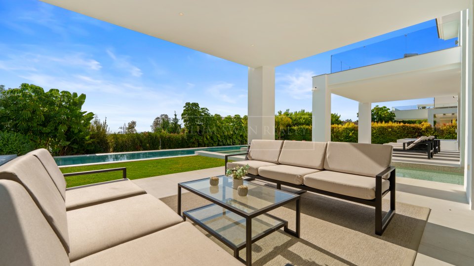 Benahavis, Villa moderne de six chambres avec vue dégagée à La Quinta, Benahavís