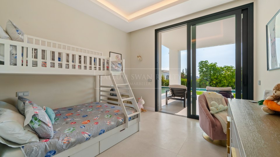 Benahavis, Villa moderne de six chambres avec vue dégagée à La Quinta, Benahavís