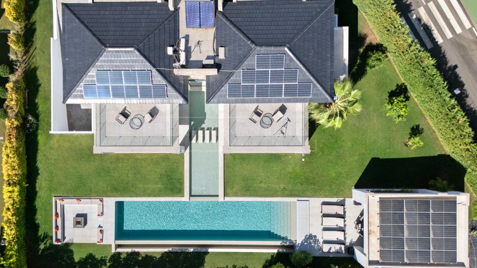 Benahavis, Villa moderne de six chambres avec vue dégagée à La Quinta, Benahavís