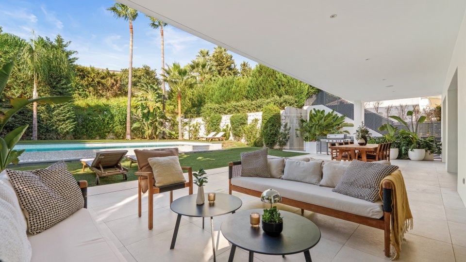 Nueva Andalucia, Villa moderne de cinq chambres dans la Vallée du Golf de Nueva Andalucia