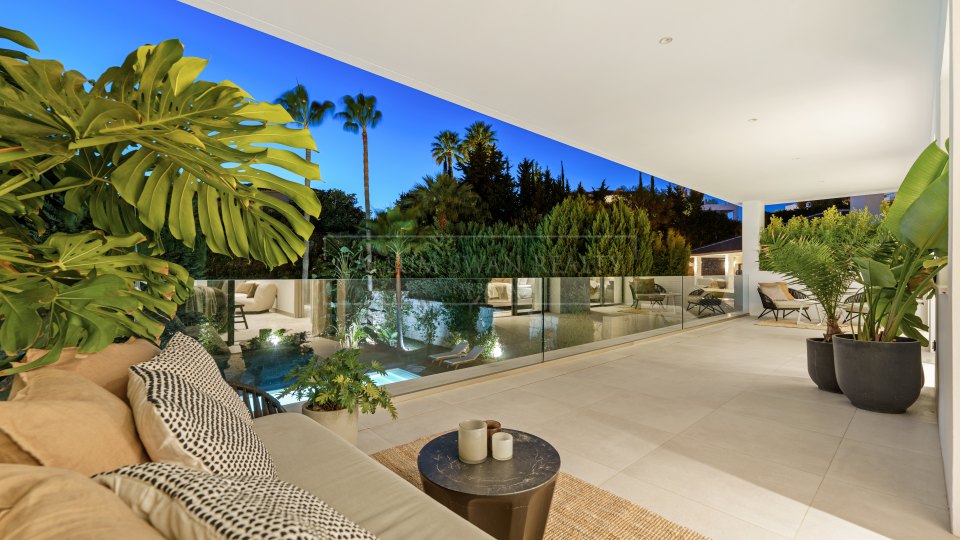 Nueva Andalucia, Villa moderne de cinq chambres dans la Vallée du Golf de Nueva Andalucia