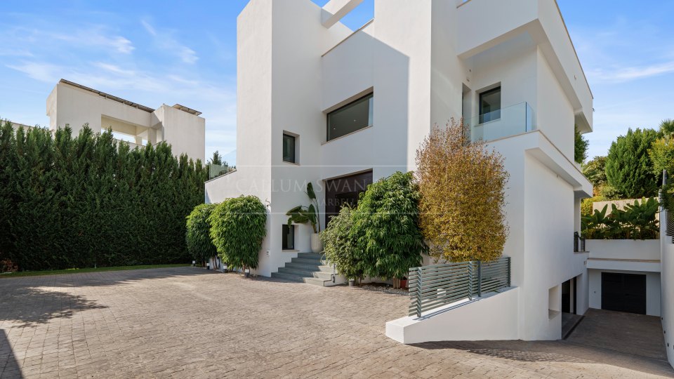 Nueva Andalucia, Villa moderne de cinq chambres dans la Vallée du Golf de Nueva Andalucia