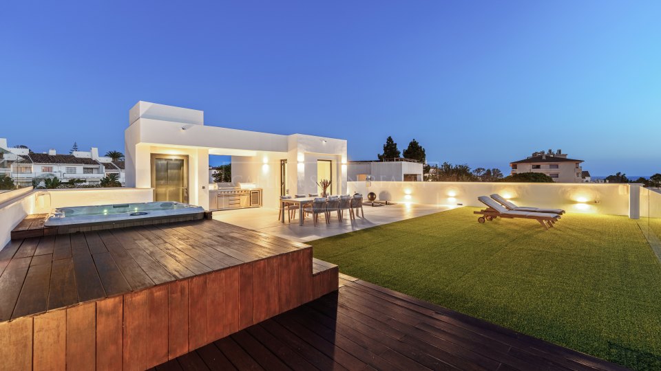 Nueva Andalucia, Villa moderne de cinq chambres dans la Vallée du Golf de Nueva Andalucia