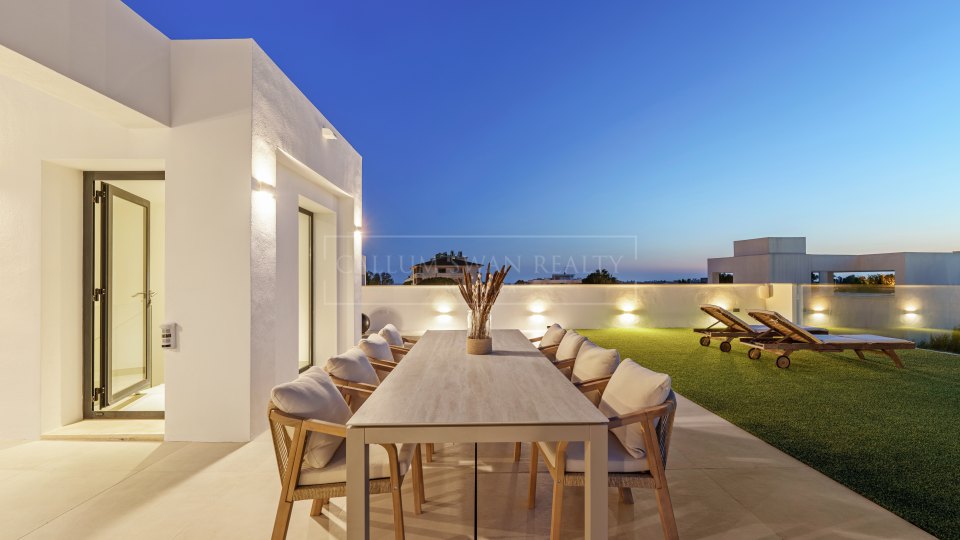 Nueva Andalucia, Villa moderne de cinq chambres dans la Vallée du Golf de Nueva Andalucia