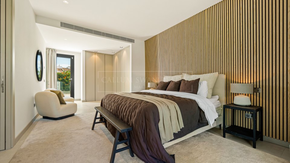 Nueva Andalucia, Villa moderne de cinq chambres dans la Vallée du Golf de Nueva Andalucia