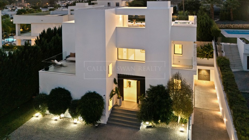 Nueva Andalucia, Villa moderne de cinq chambres dans la Vallée du Golf de Nueva Andalucia