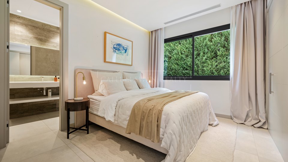 Nueva Andalucia, Villa moderne de cinq chambres dans la Vallée du Golf de Nueva Andalucia