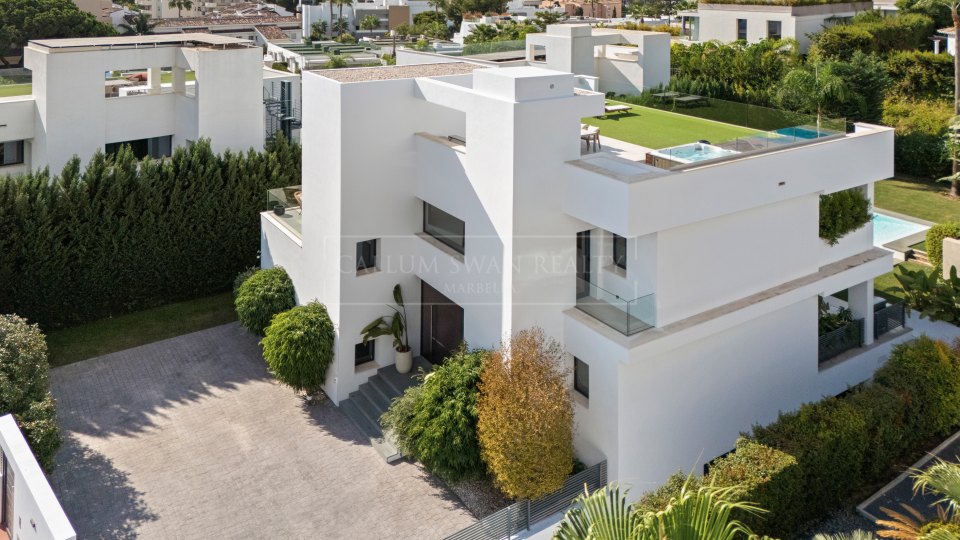 Nueva Andalucia, Villa moderne de cinq chambres dans la Vallée du Golf de Nueva Andalucia
