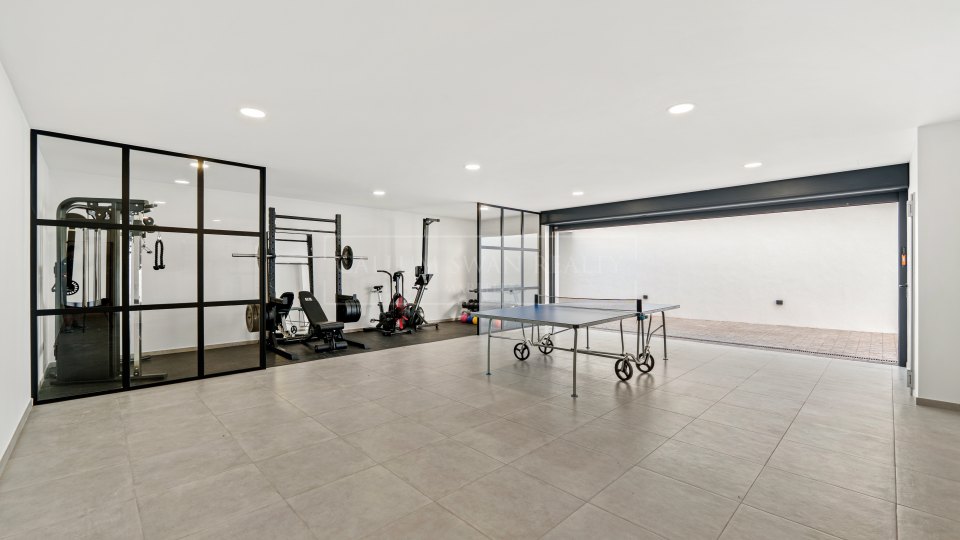 Nueva Andalucia, Villa moderne de cinq chambres dans la Vallée du Golf de Nueva Andalucia