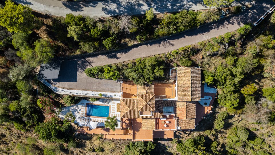 Benahavis, Villa refinada con vistas panorámicas en venta en El Madroñal, Benahavís