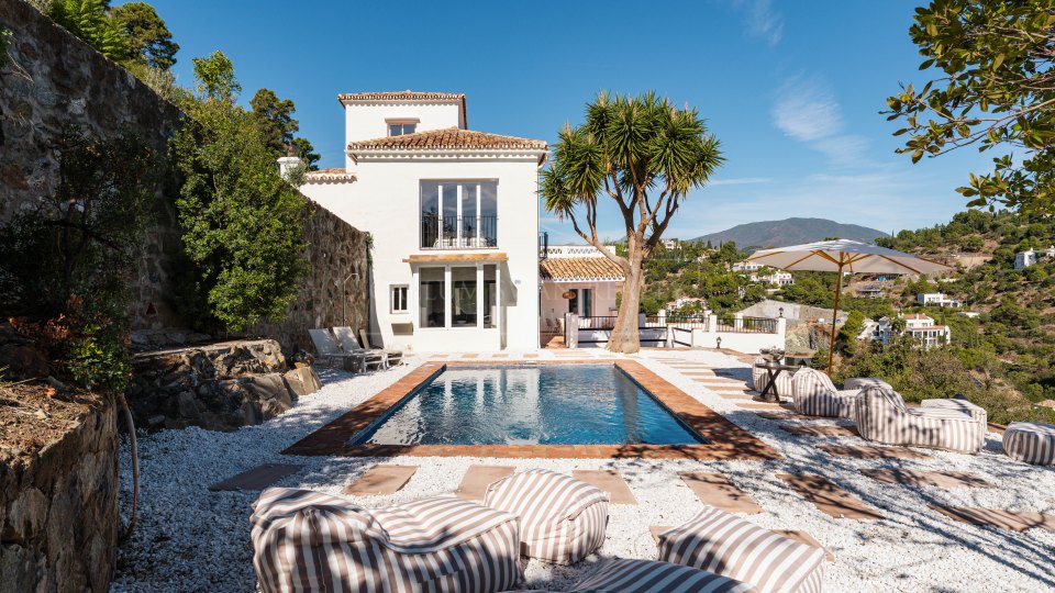 Benahavis, Villa refinada con vistas panorámicas en venta en El Madroñal, Benahavís