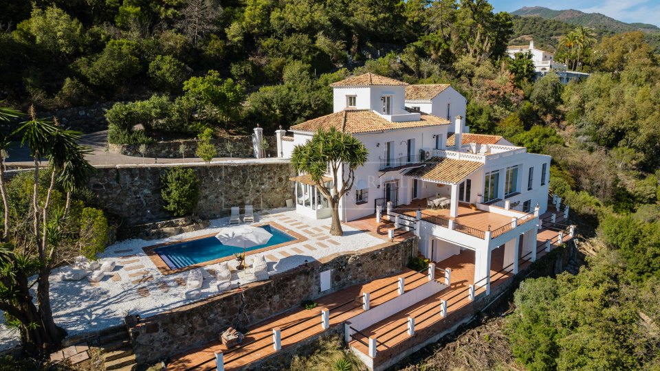 Benahavis, Villa refinada con vistas panorámicas en venta en El Madroñal, Benahavís