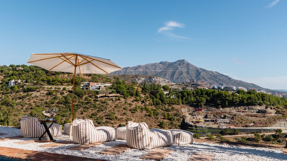 Benahavis, Villa refinada con vistas panorámicas en venta en El Madroñal, Benahavís
